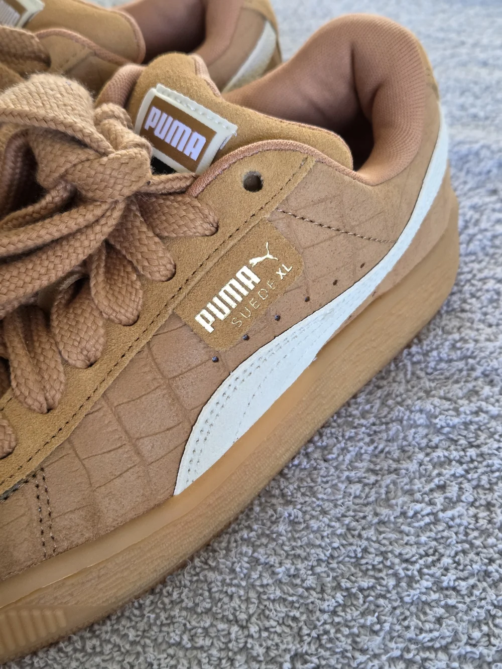 PUMA Woman's Size 6.5 Suede XL  Sneakers in Tan